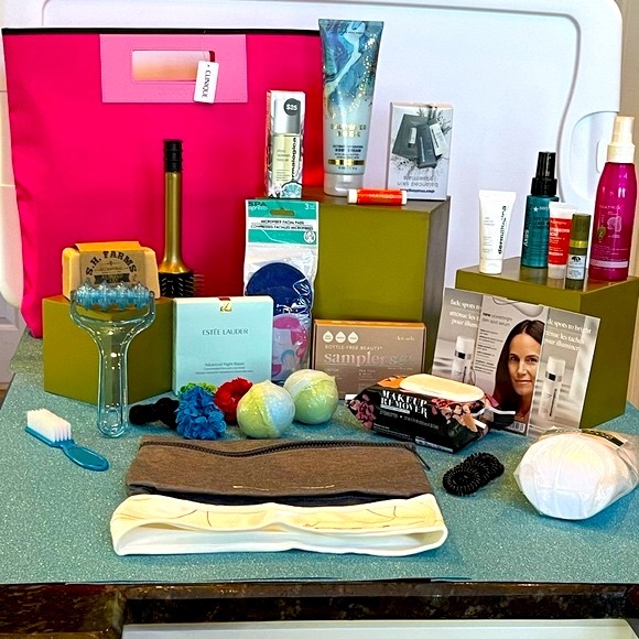 various Other - 🔥sale🔥NWT SKINCARE AND HAIRCARE BEAUTY BUNDLE! COMES WITH PINK CLINIQUE TOTE!